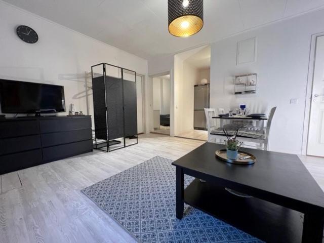 스톡홀름 Fresh And Cozy Little House 45Km In Taby 아파트 외부 사진